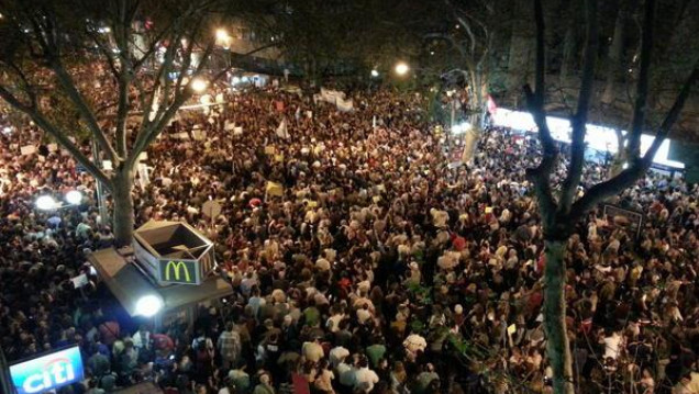 imagen Café Universidad - Protestas contra el gobierno nacional - Análisis de Alberto Isuani
