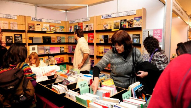 imagen Comenzó la Feria del Libro 2014  