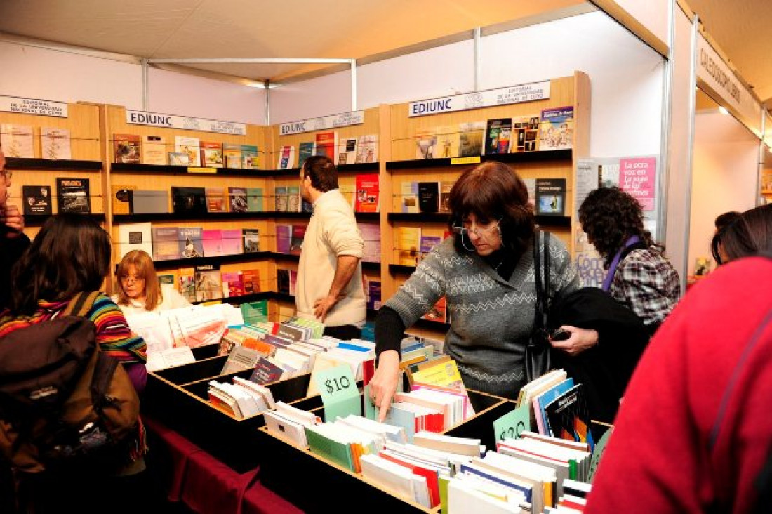 imagen Comenzó la Feria del Libro 2014  