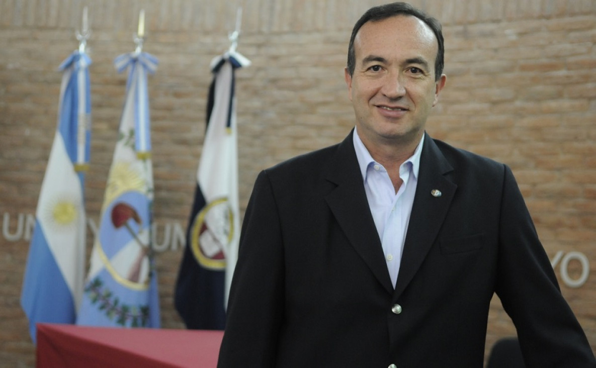 imagen Gabriel Fidel: "Mi dedicación será completa si llego al Vicerrectorado"